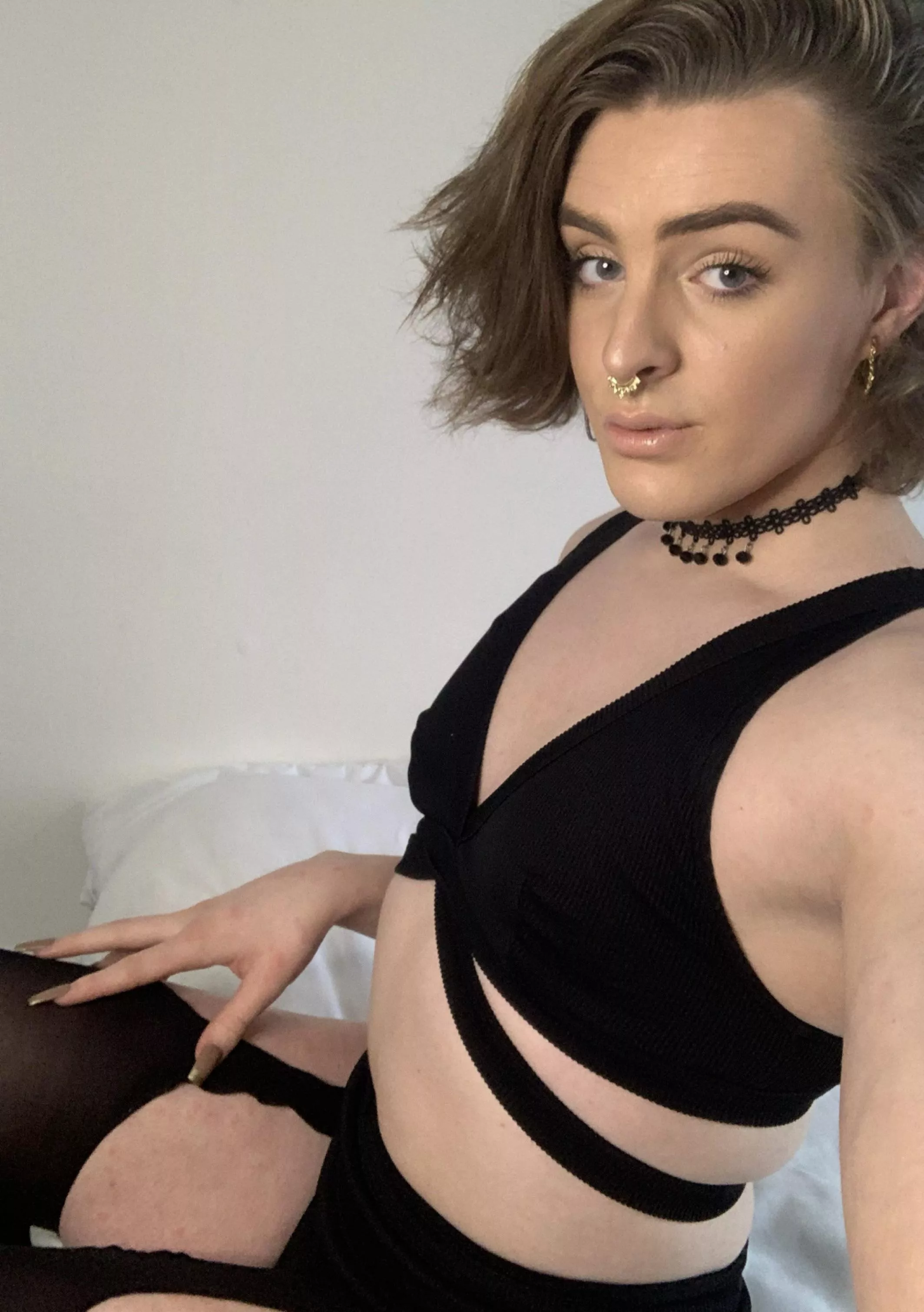 trying to look cute for u 🖤