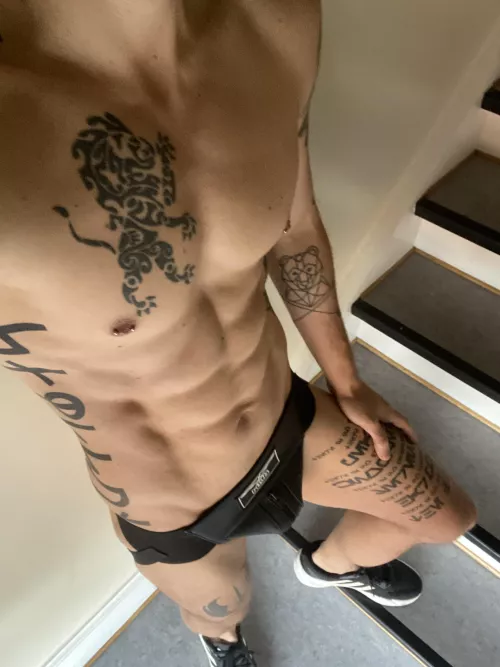 Twitter: AmazingDane85