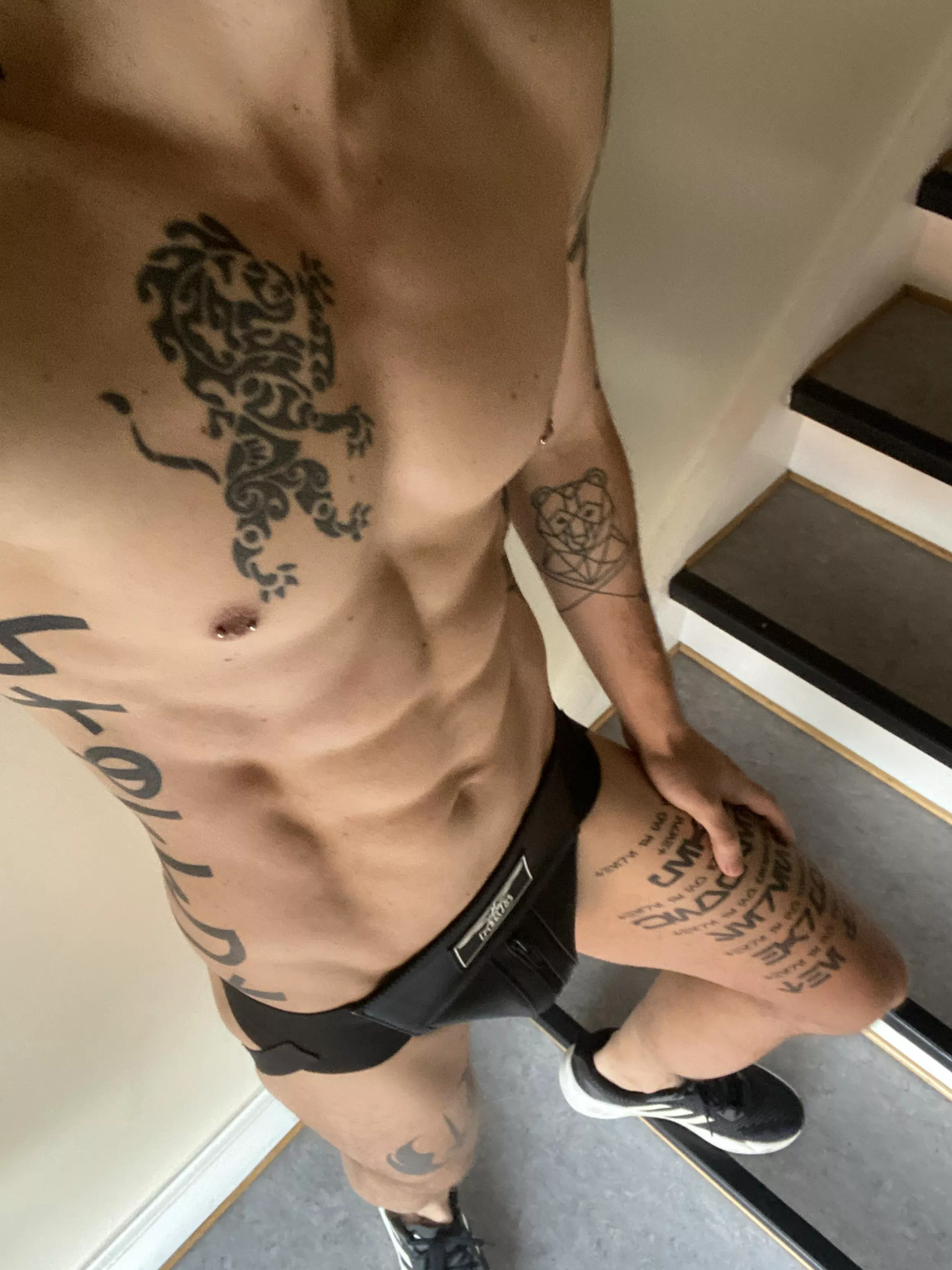 Twitter: AmazingDane85