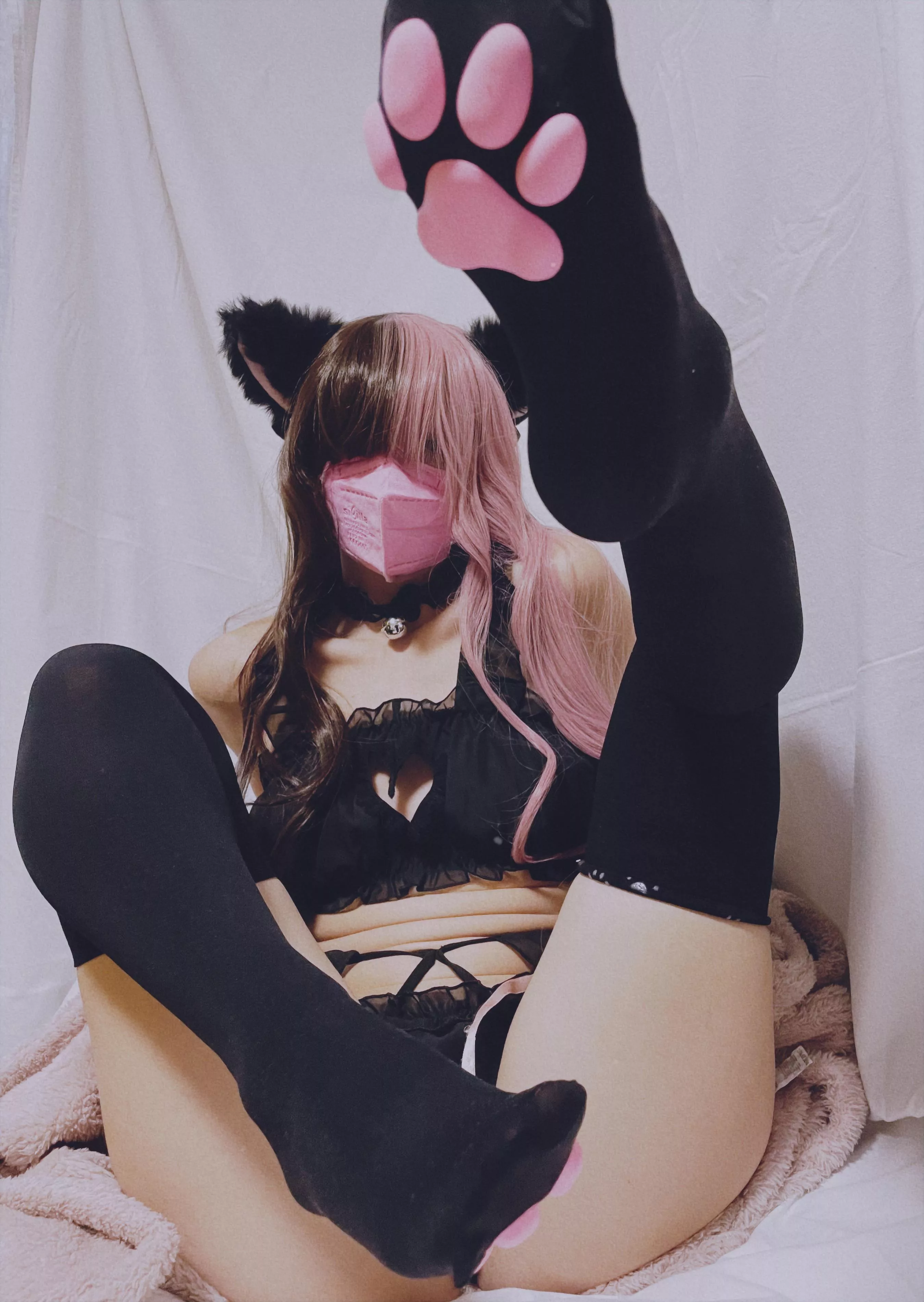 Wanna feel how soft my little paws are?