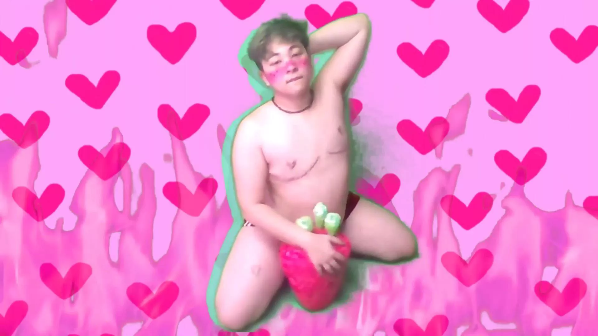 Wanna watch me pour honey and strawberries all over myself 🍯👉👈