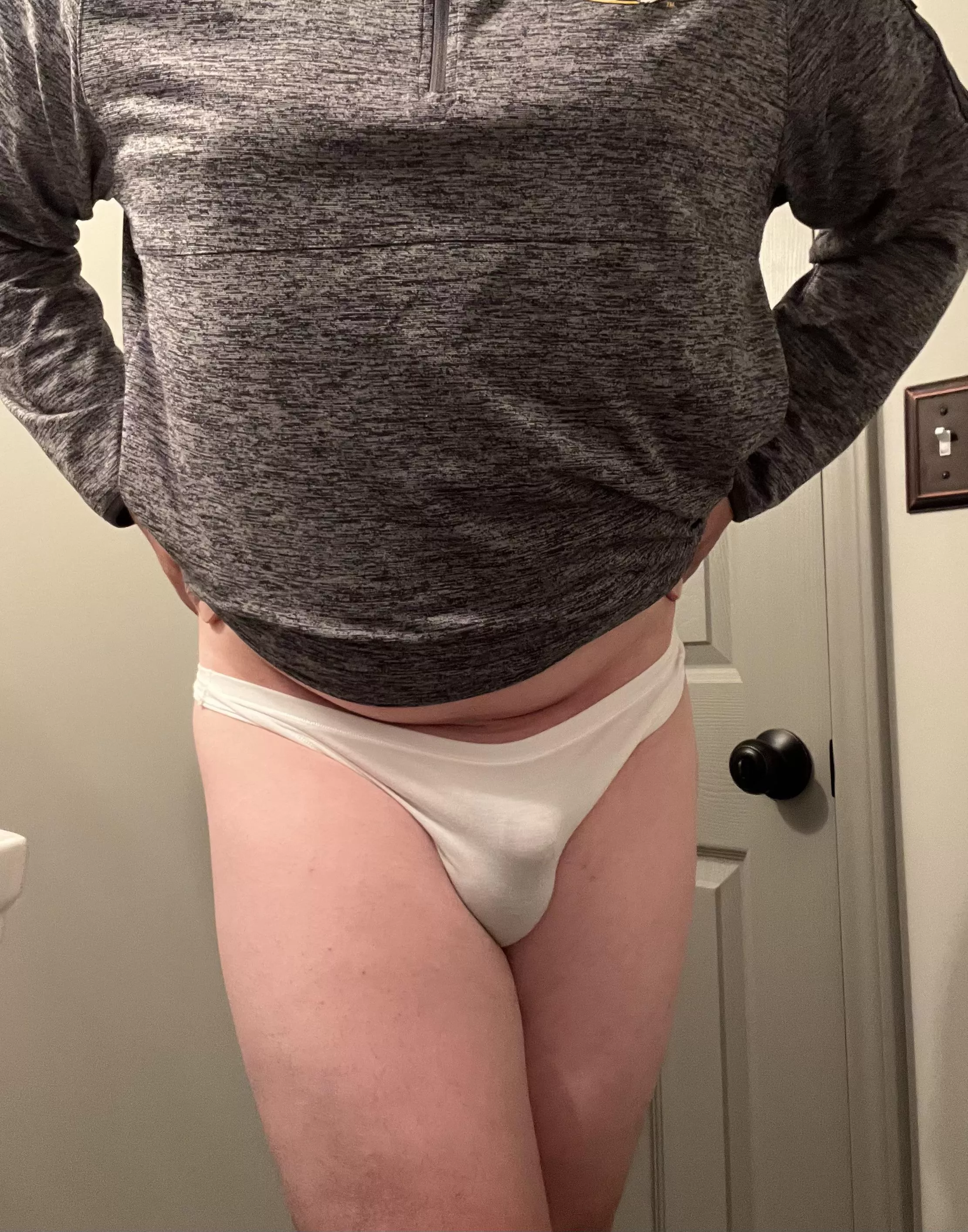 white can still be girlie, right?❤️❤️❤️