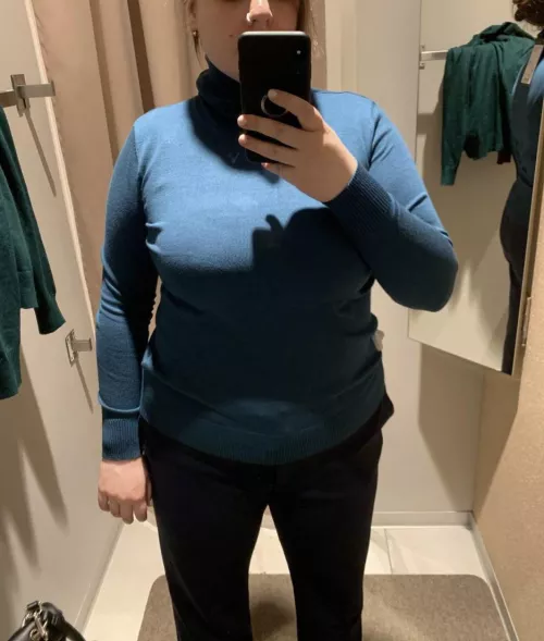 Who want to see her saggy tits?