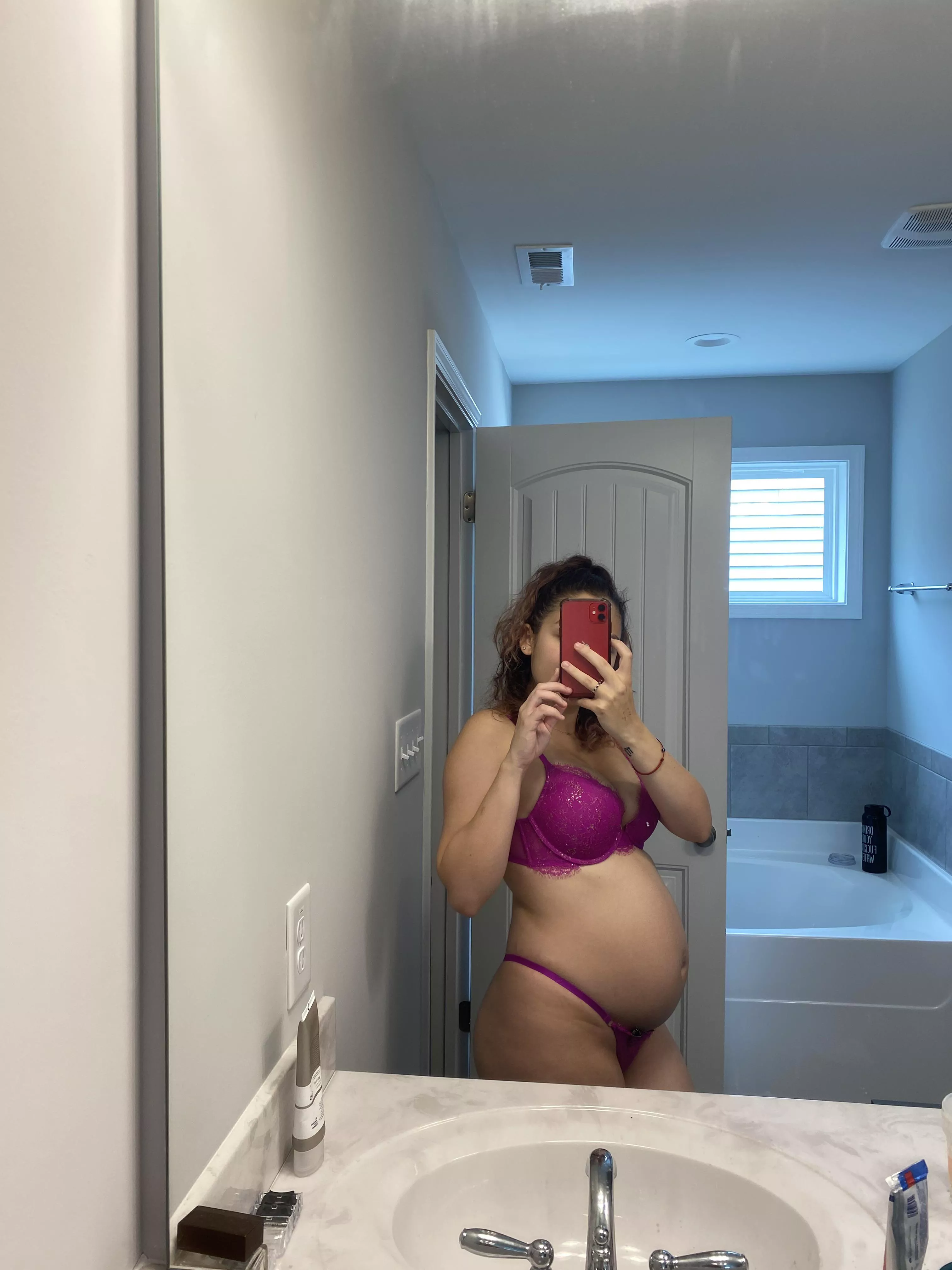 Who wants to see a 360 view 🥰 come over to my sc for some fun 😈 victoriaxbunnyy 🤰🏻