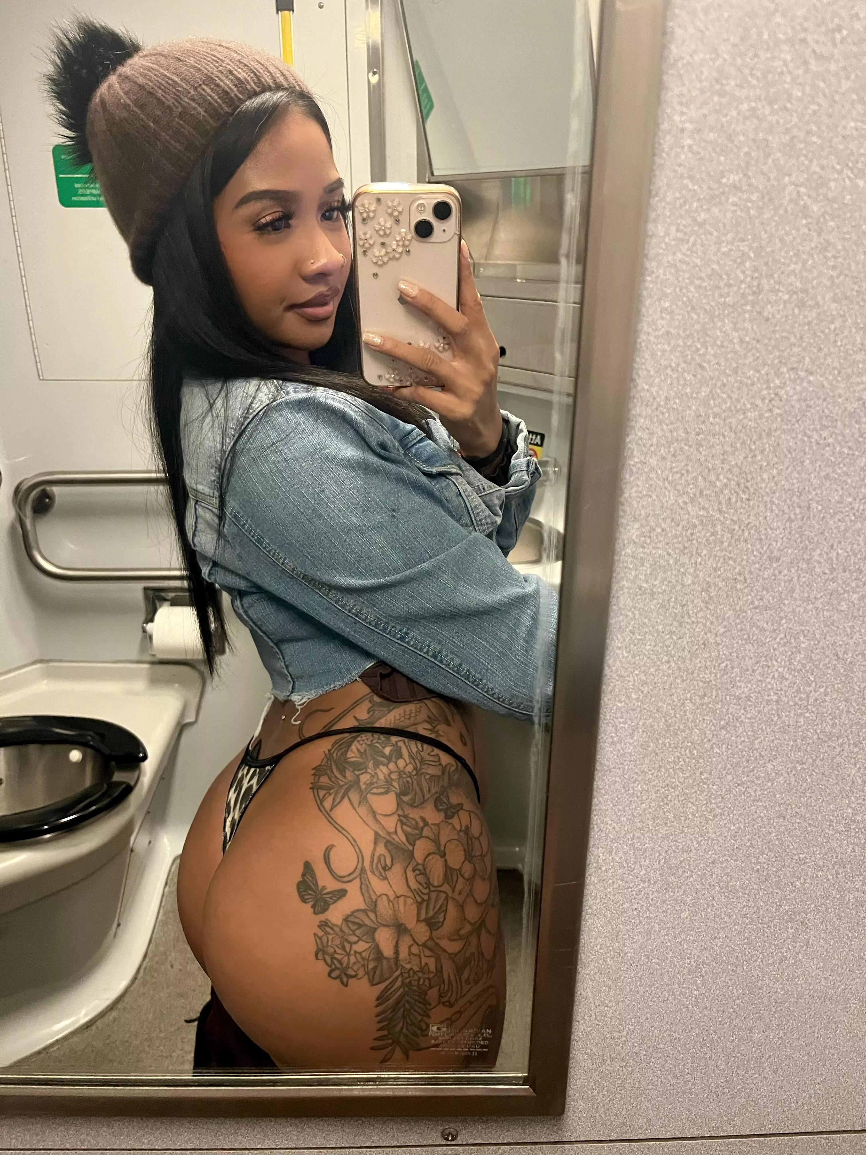 Would you date a Filipino + Spanish girl like me?