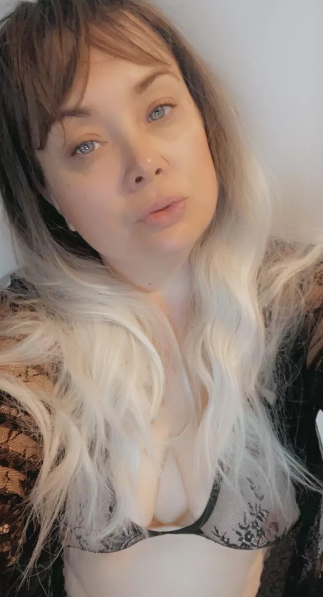 Would you still 💦🍆 me babe if I’d just woken up, no make up, sleepy eyes and hair a mess?