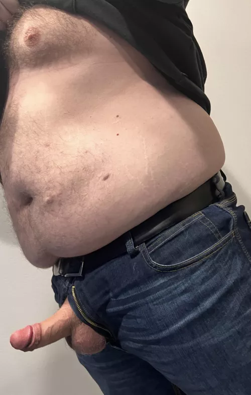 You guys loved my last pic. Hopefully you enjoy this one. 😀