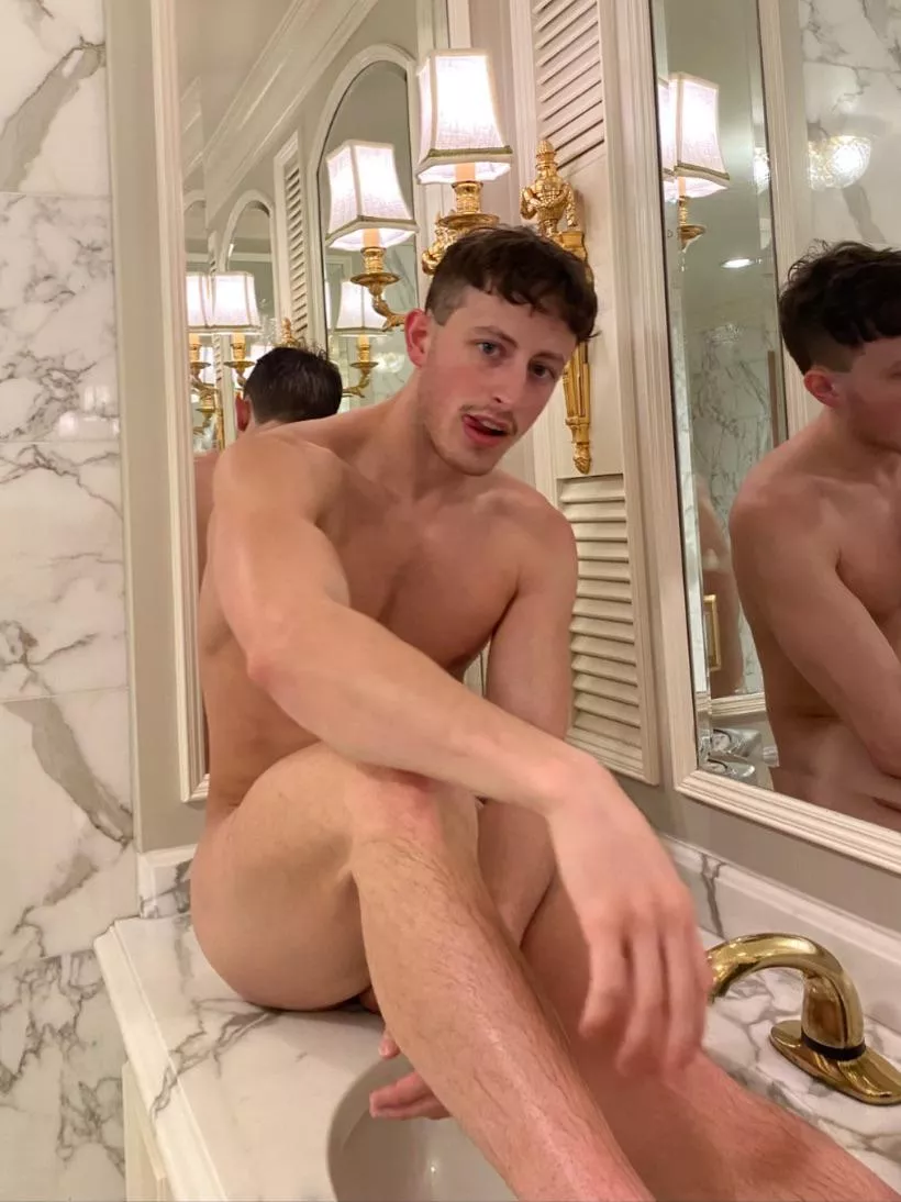 [22] Get me up on the counter