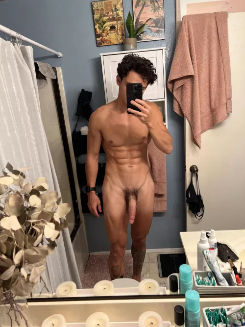 (24) Who doesn’t love a good bathroom selfie?