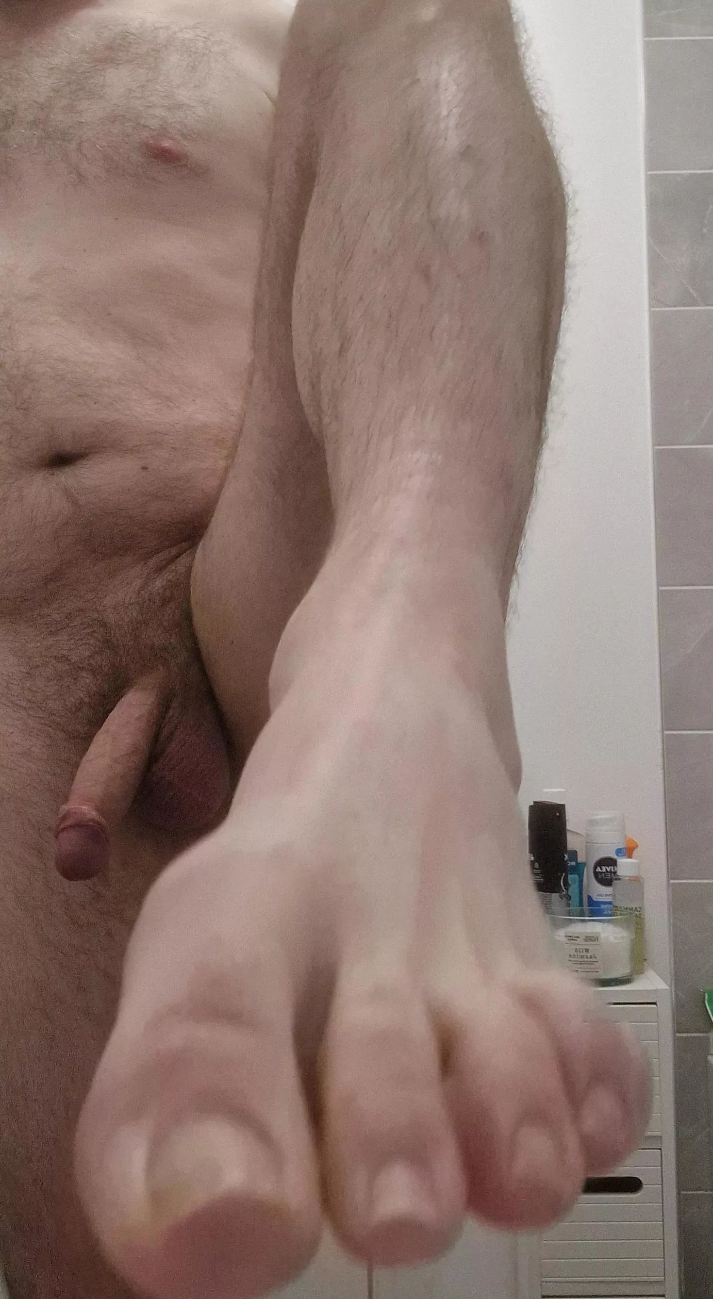[44] sucking daddies cock or toes first
