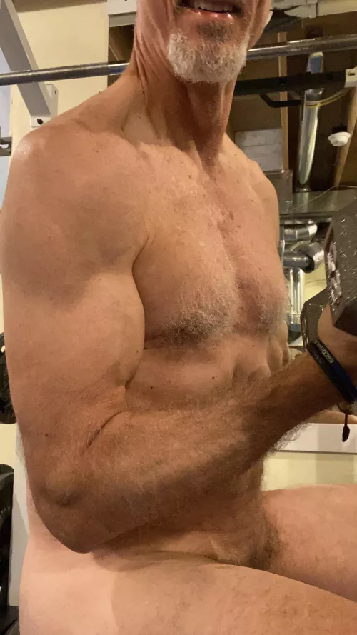 [52] Aren’t naked workouts the best?!