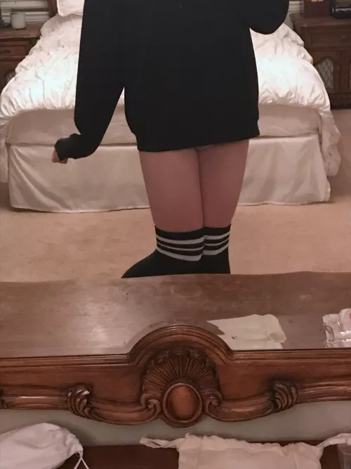 anyone wanna pick me up :3