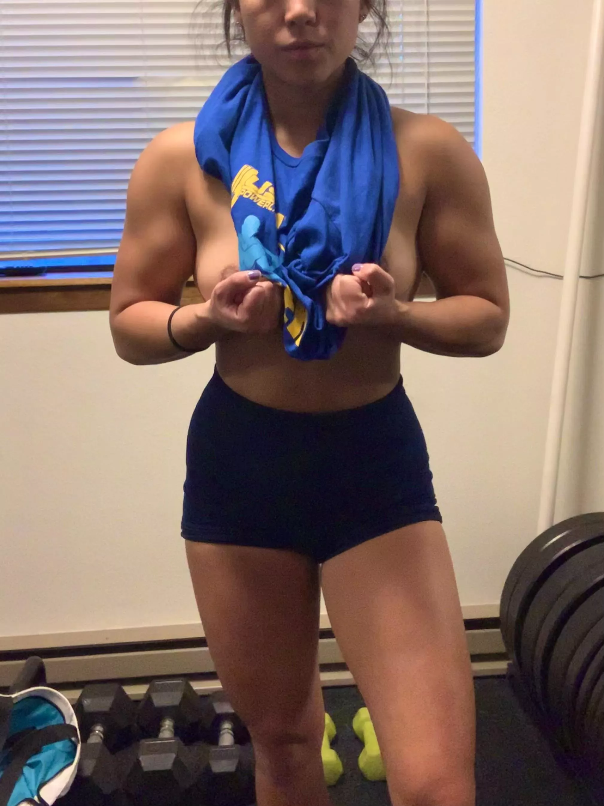 Bench and triceps never fails to give a good pump💪🏽