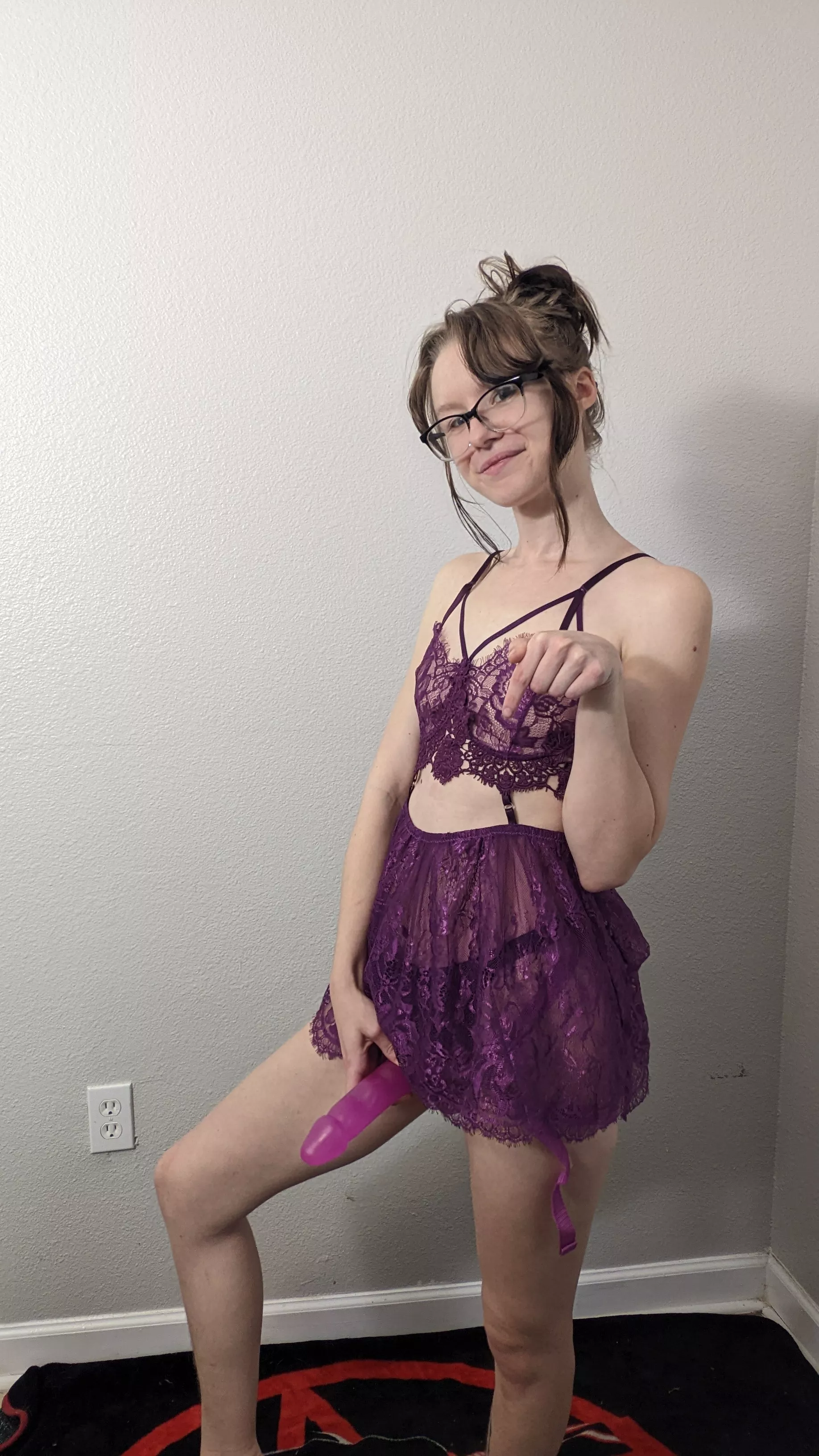 Bet you wanna get pegged by a pretty girl