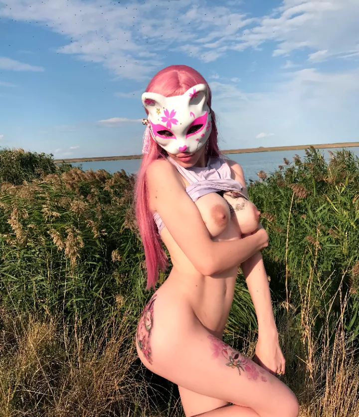 Can I be your internet girlfriend ?