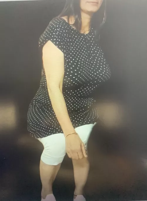 Desi sexy Milf….(44f)!!!😘😘😍