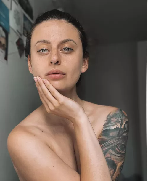 Eastern European x Iraqi 🖤