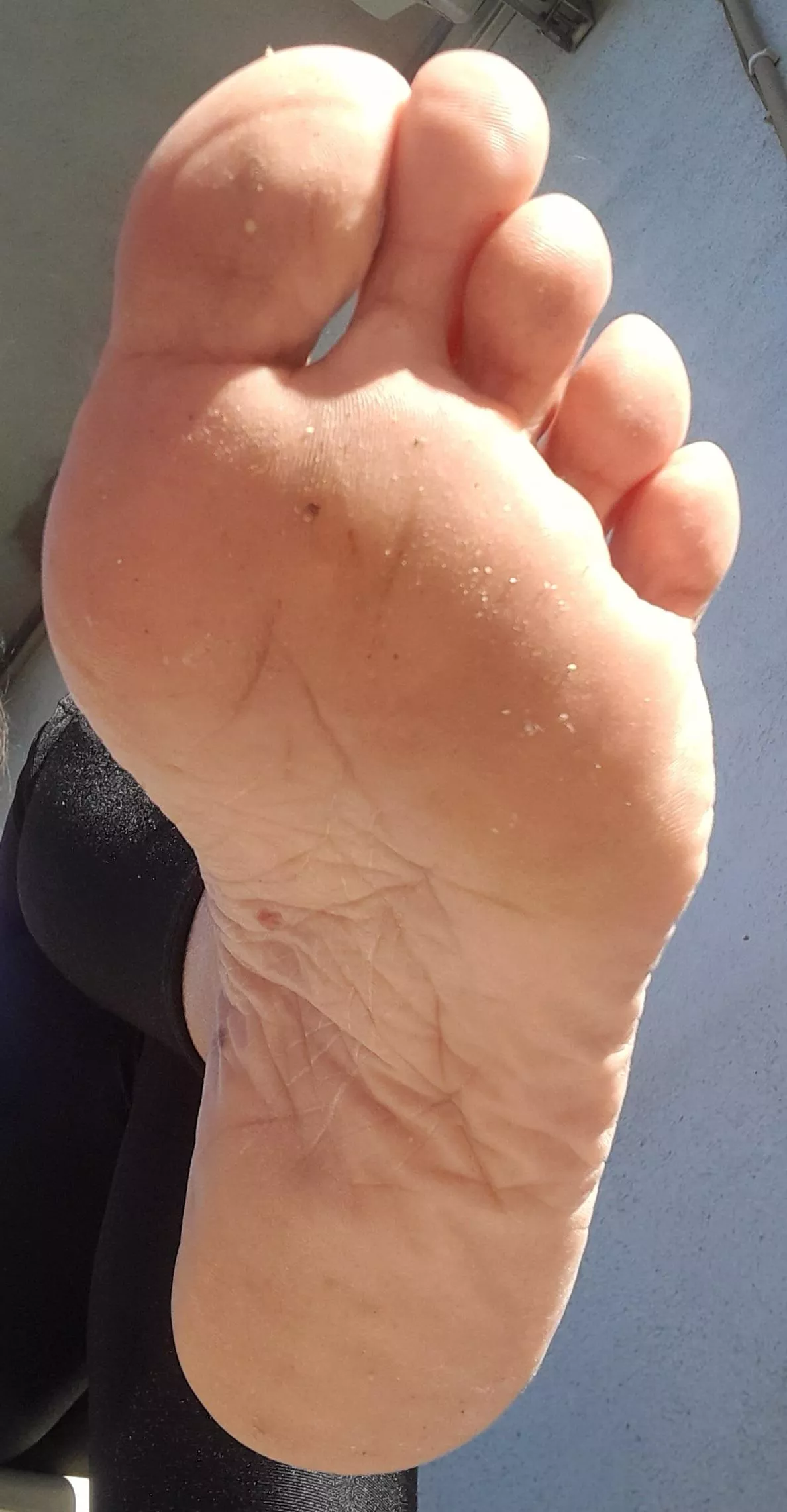 Feet in the sun 🌞 🌞