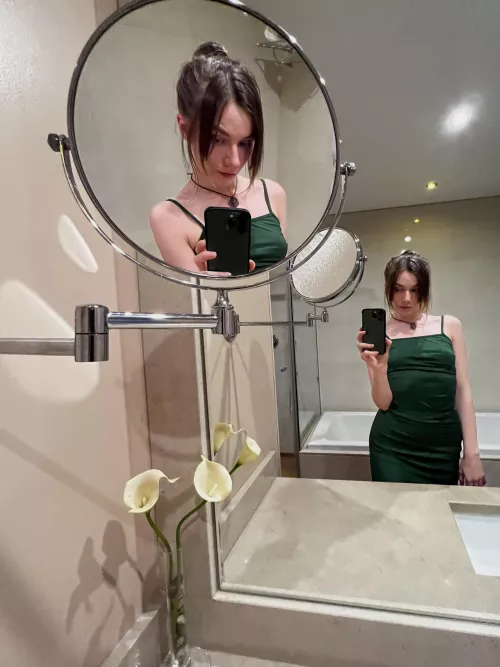 Going for dinner, wanna join me 💚