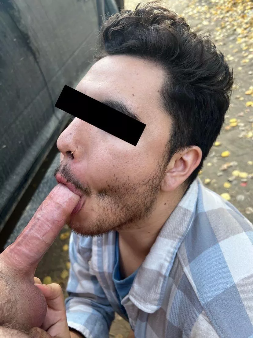 He’s polishing my dick with a perfect suck