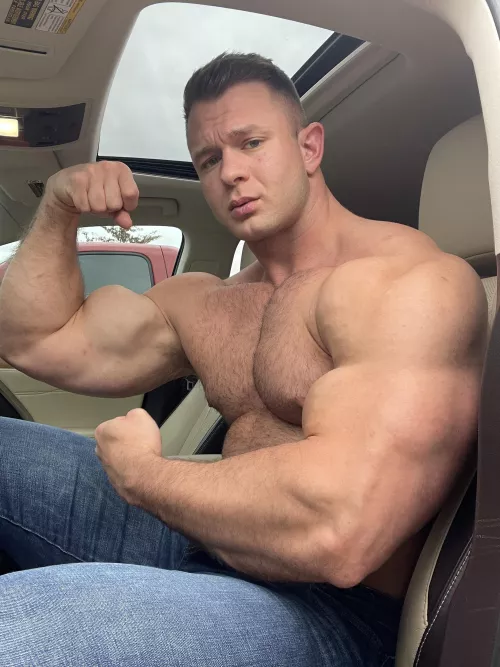 Hey everyone! New to this. Maybe y'all can tell me if My for forearms are fit? 😌