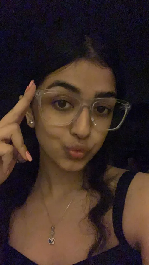 hey i like to pout my lips they get so soft wet and squishy🥰