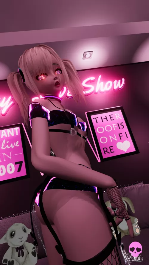 Hope u're waiting for mommy... how will help me to cum first?https://chaturbate.com/emyliveshow