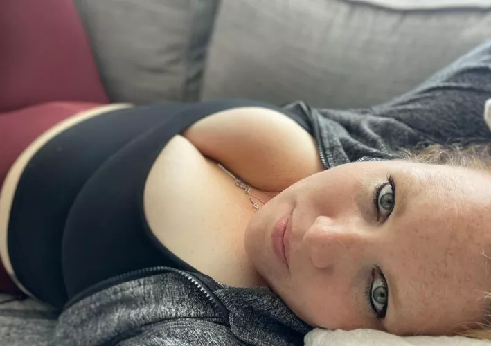 Horny and working from home... anyone else alone and horny?😈