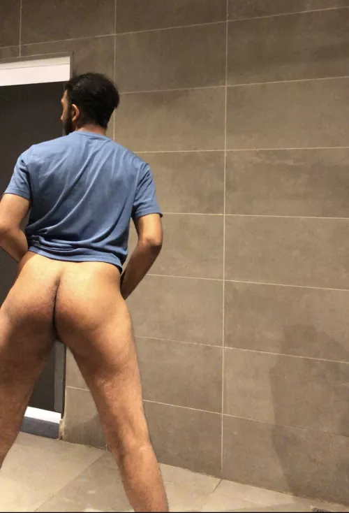 how my ass looking in the gym?