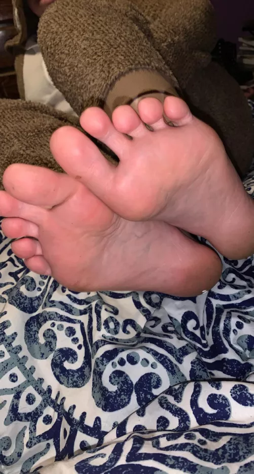I know just where you want to cum first. I can’t wait to feel your warm cum between my toes and on my soles