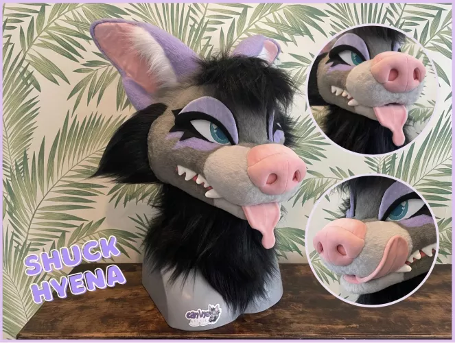 I made myself a fursuit head!! :3