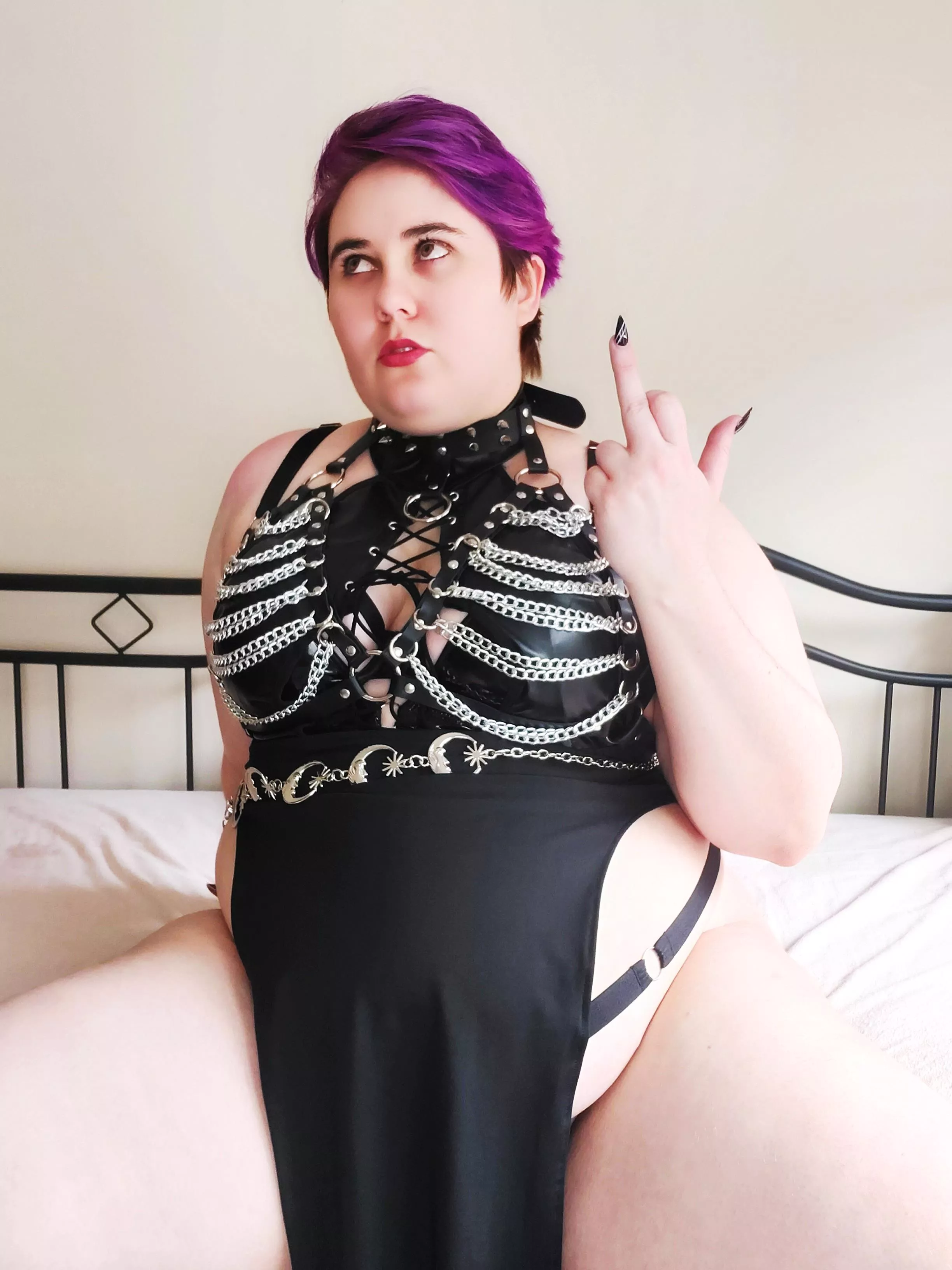 If your cock isn't bigger then 7 inches I'm locking it up!