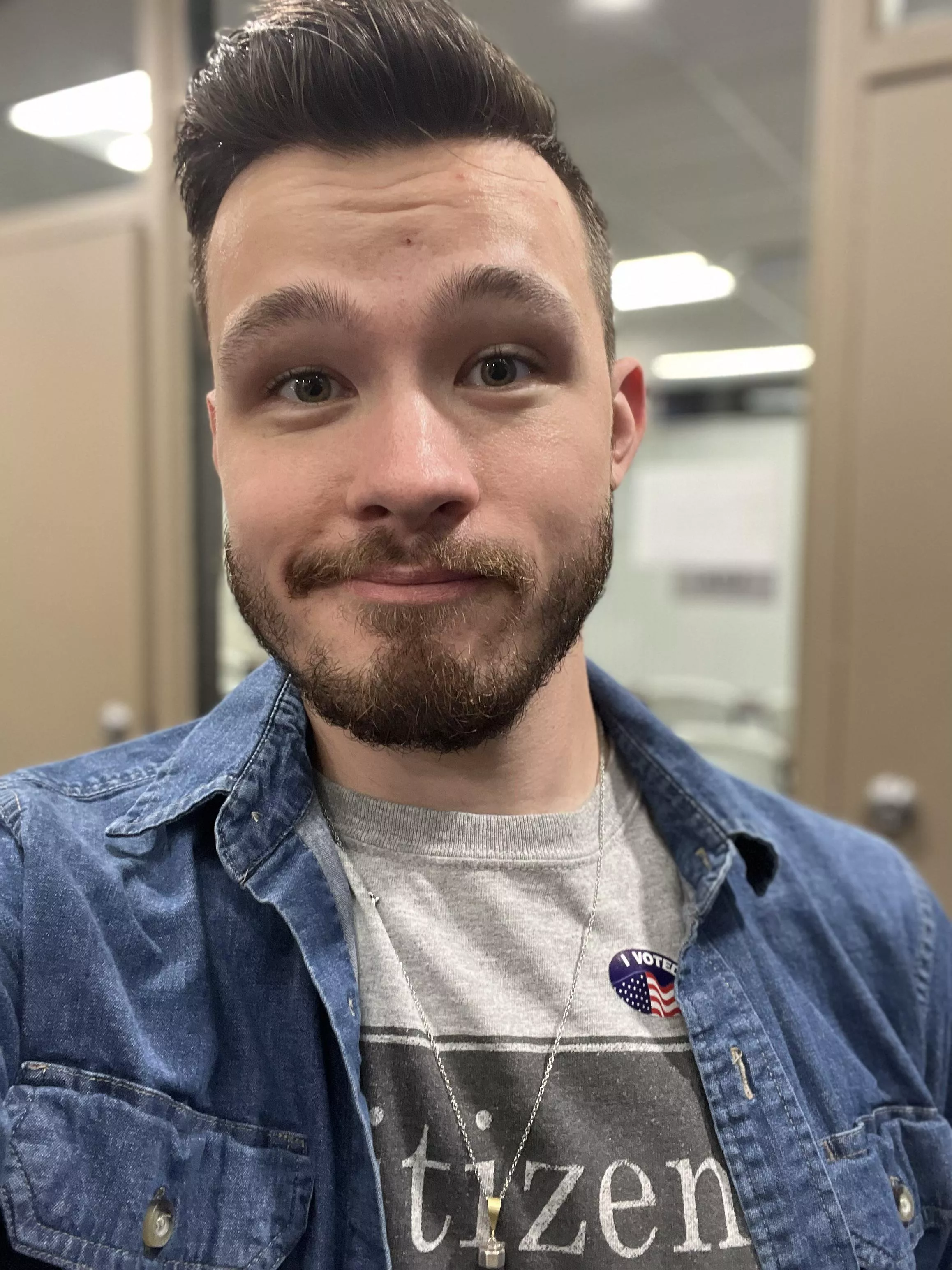 Joining the voting-selfie bandwagon 🇺🇸🤓