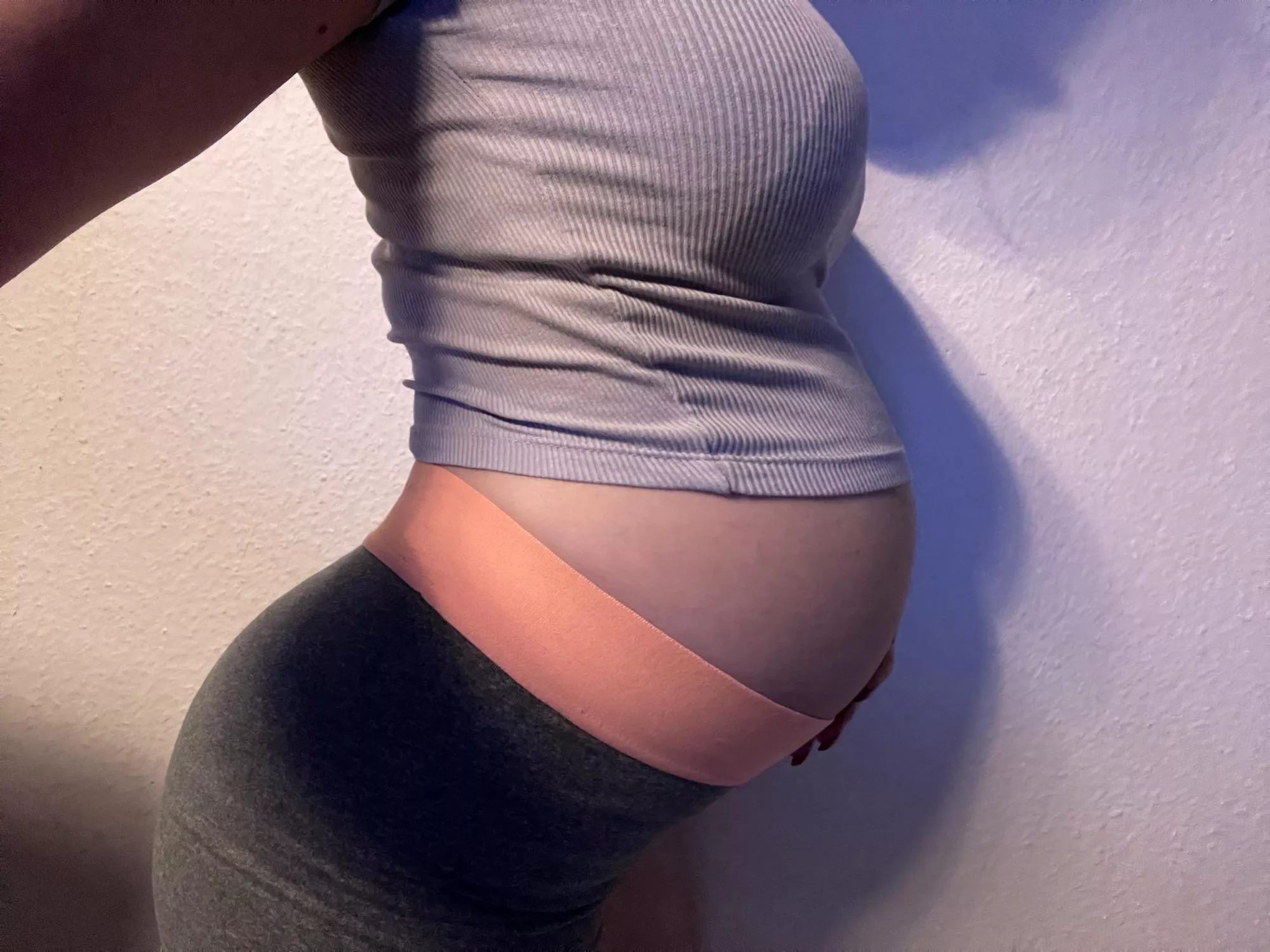 just 12 weeks with twins and already not really petite anymore 🥲🤰🏼