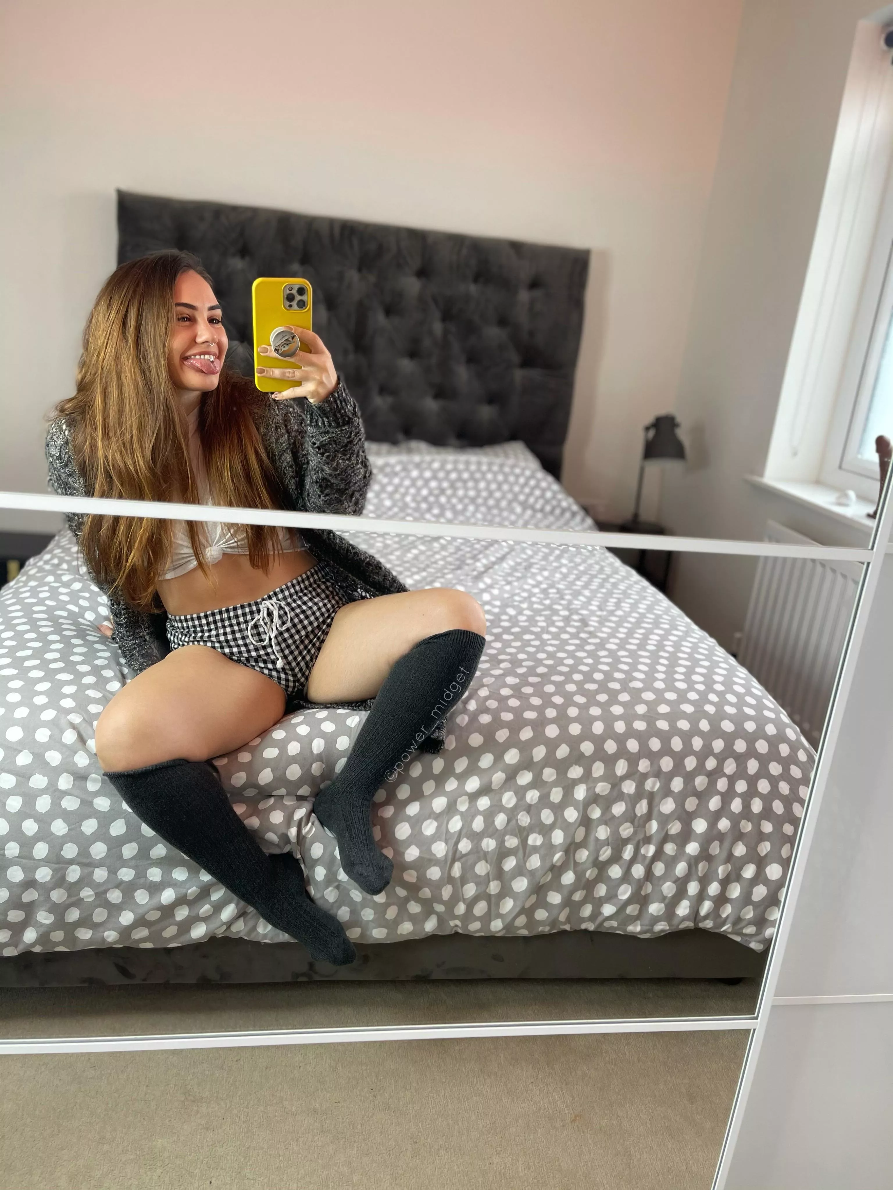 Knee high socks are cute af