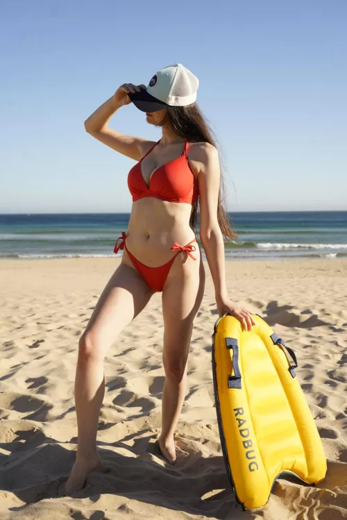 Lets go wild on the beach and play with my belly button.