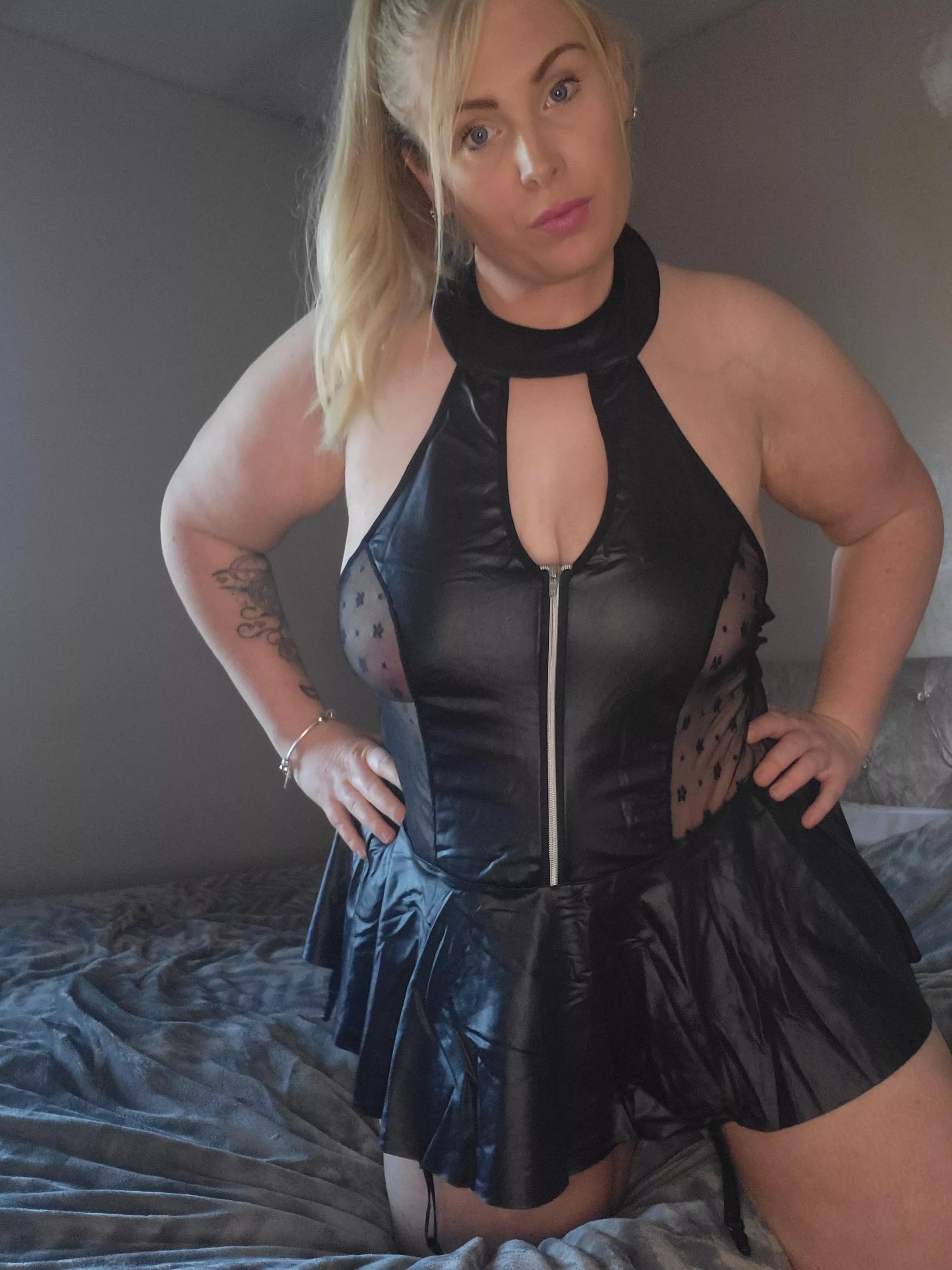 listen to mommy! Nurse Domme💜😈