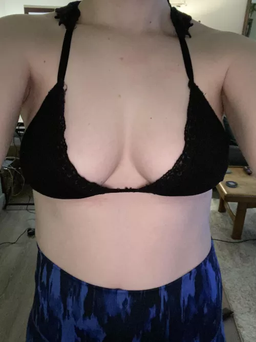 Looking for attention since hubby is asleep. rate me in the comments and tell me what you wanna see next and maybe I’ll post more. ;). 28 F