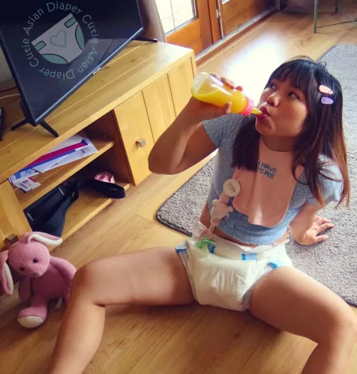 love my bottle with juice in it, what's in your bottle? 🍼