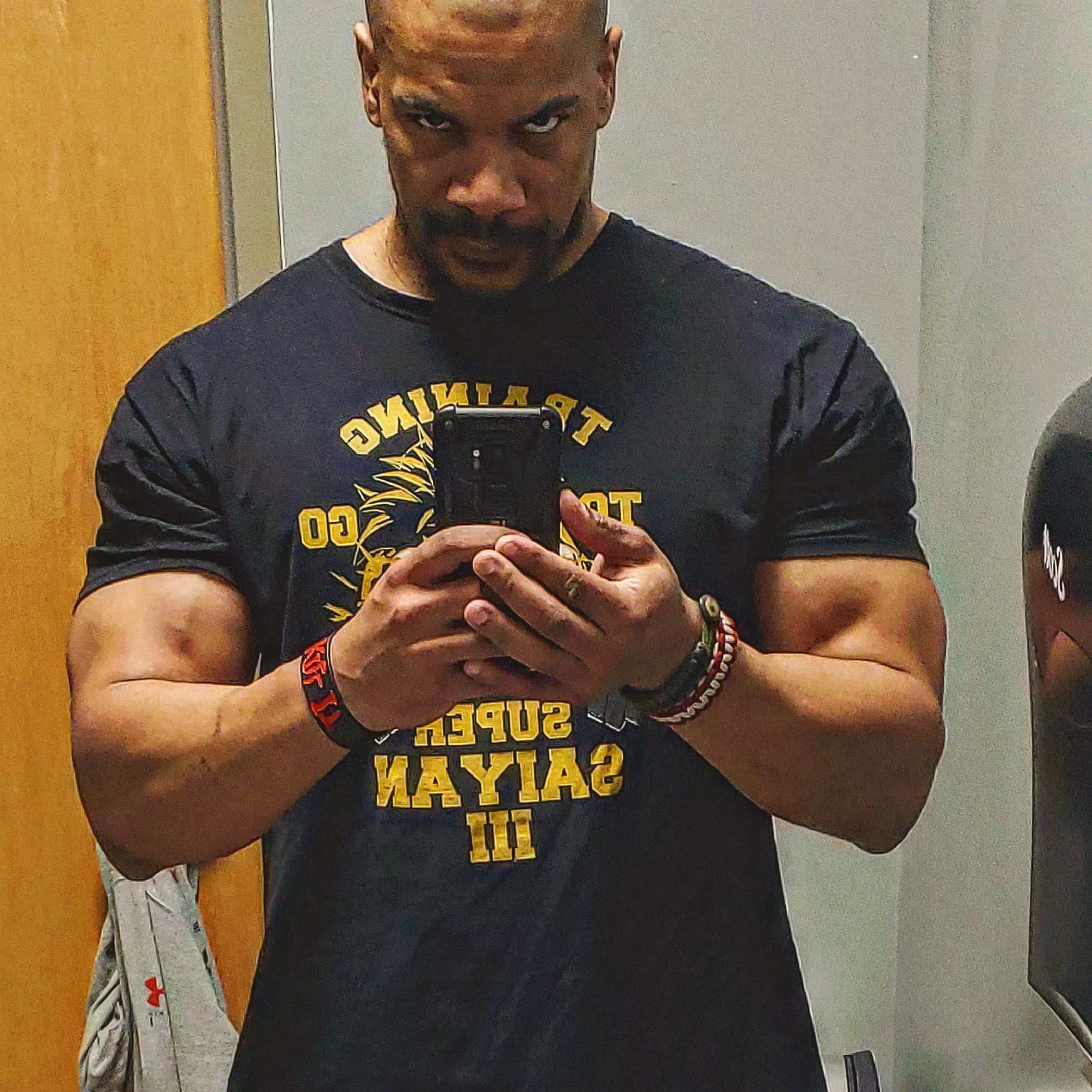 (M)E giving the flirting receptionist at my gym the eye