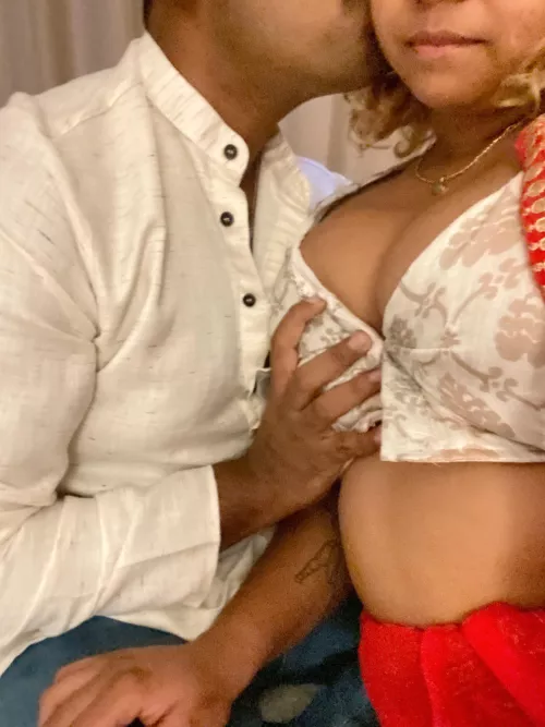 My husband loves squeezing my tits 🥵