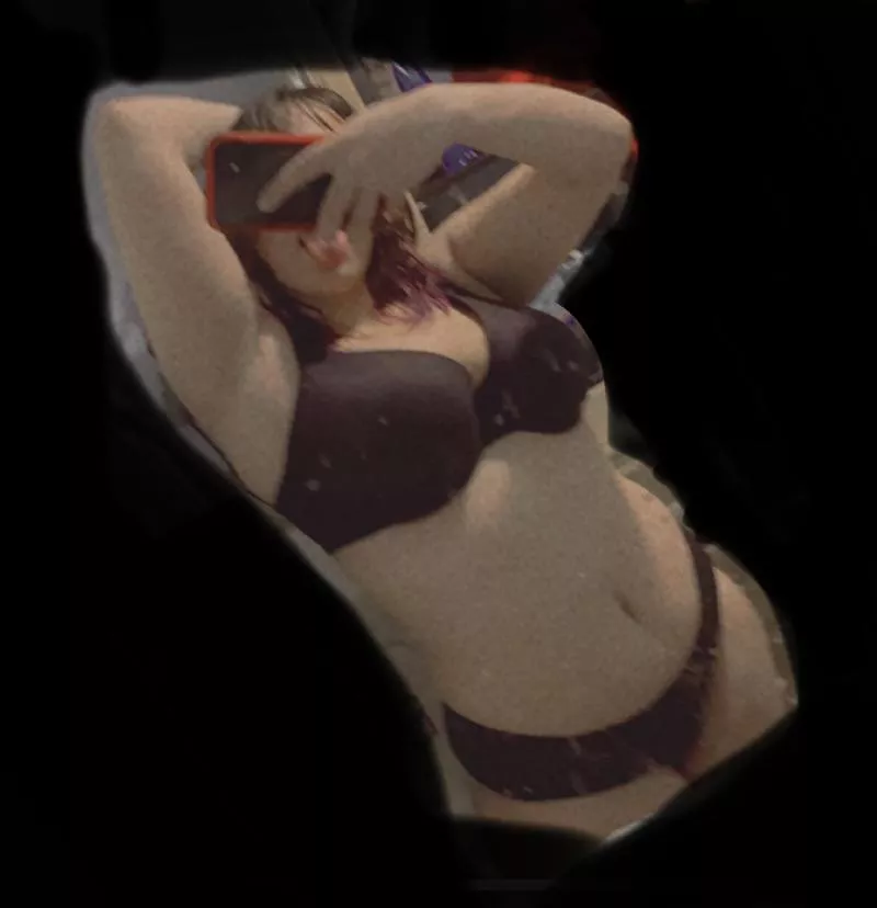 Selling my amateur videos and pictures, DM me for more information