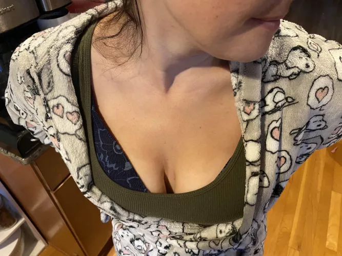 Stopping by to say good morning.