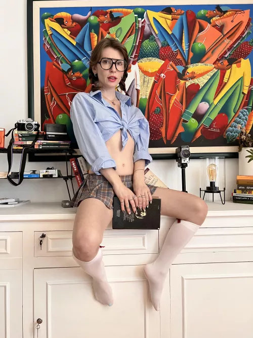 That sweetie waiting for u to have some fun in that table