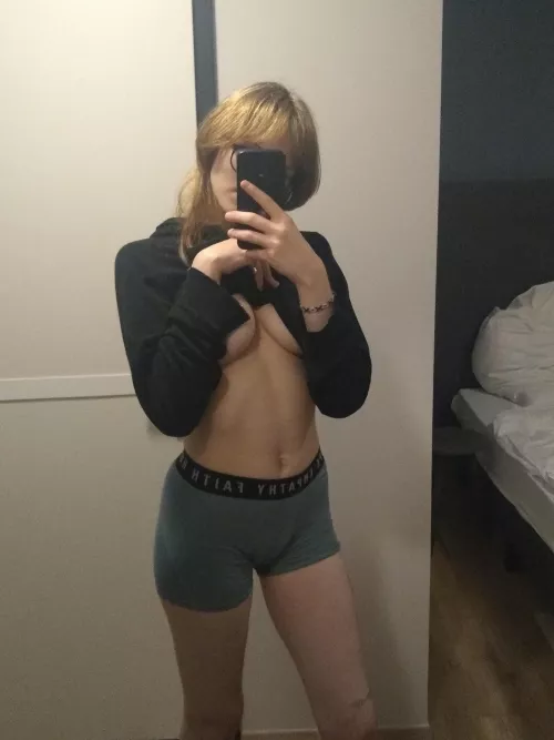 the bois (me n my tits) have arrived