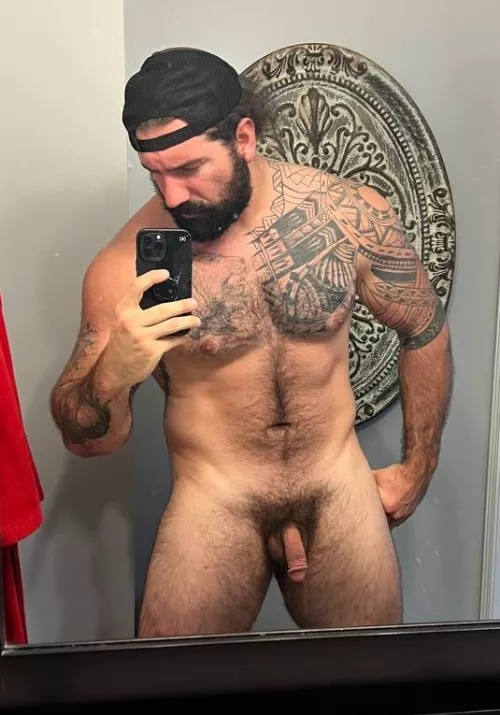 This lighting really brings out my abs (33)