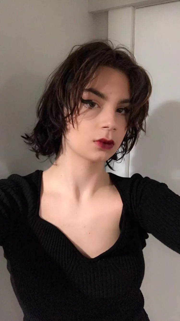 To the few that see this, ily!! 💕💕