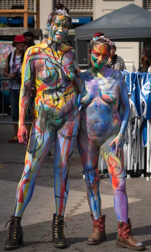 Two bodypainted girls