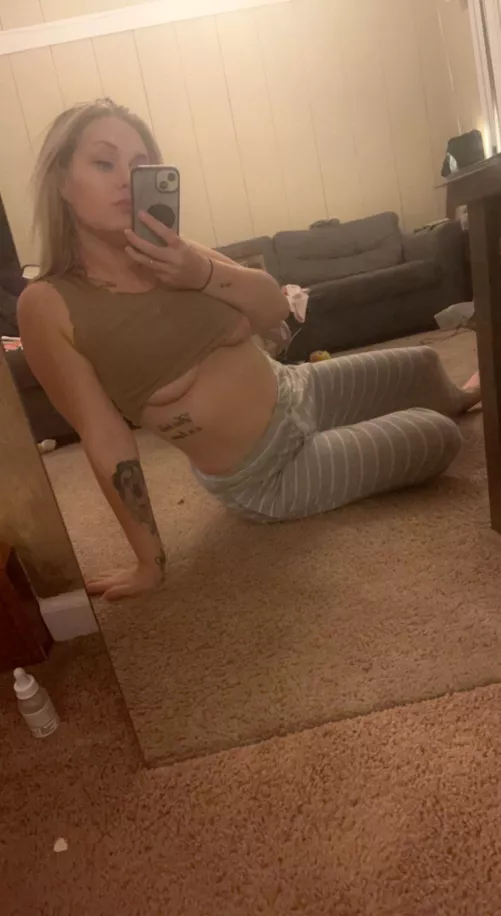 Under boob champion here 🥵