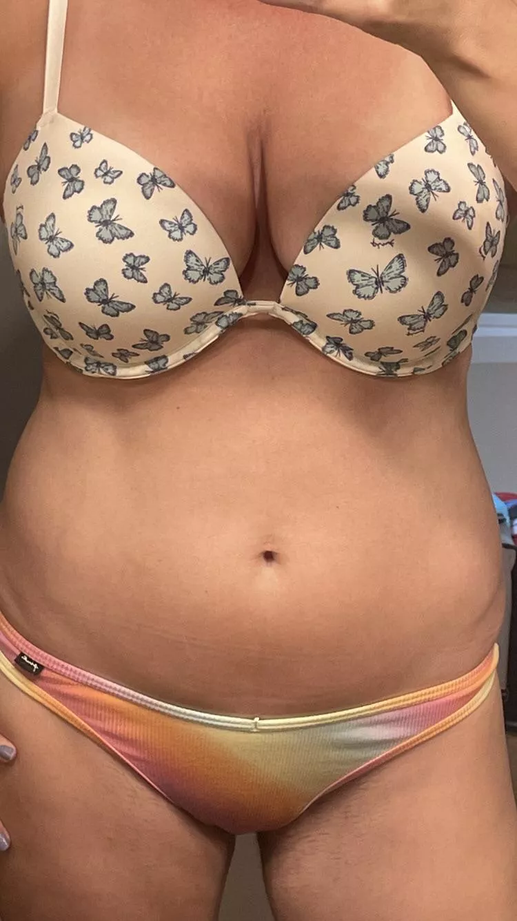 VAULT: 11/8/21 - VS blue butterfly w/ sexy sunset thong (NSFW) 🦋 [img]